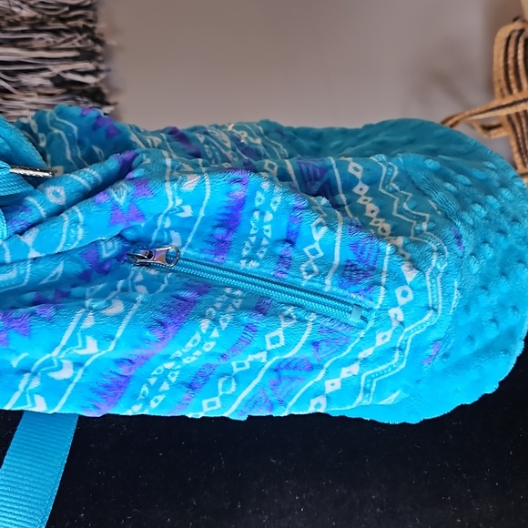 Triple Flip ‘Minky’ bubble backpack - Picture 5 of 9